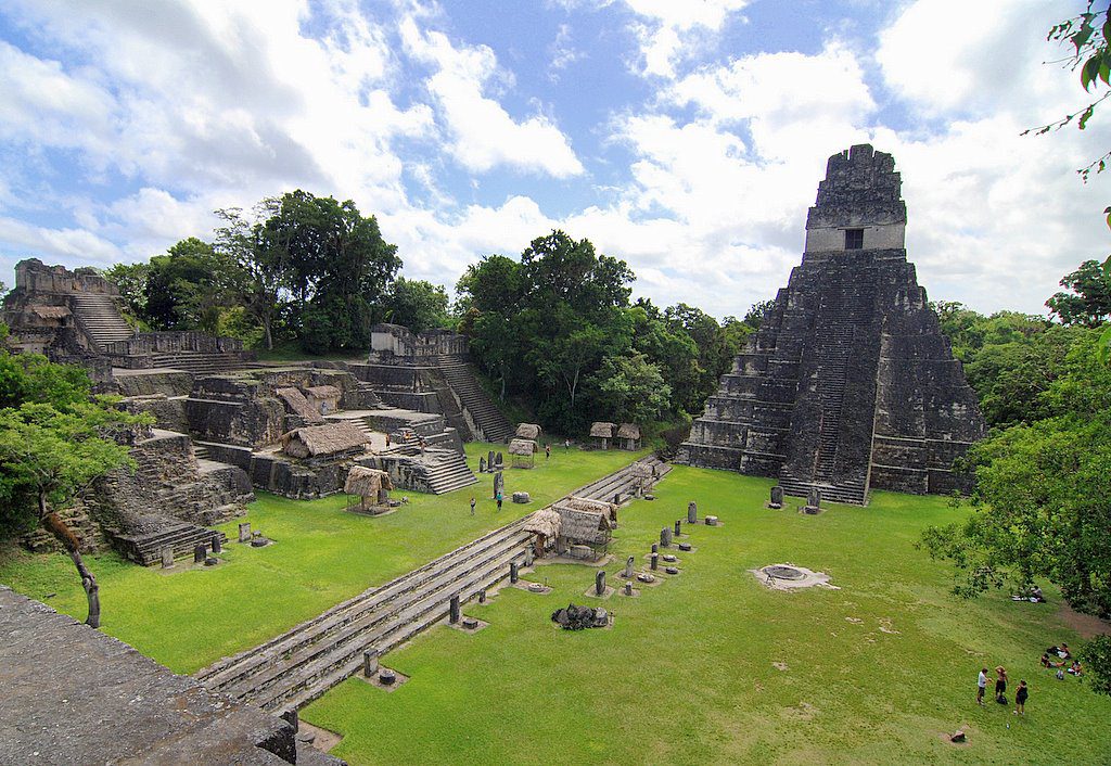 Un​ viaje emocionante a la⁤ historia‍ antigua de Tikal